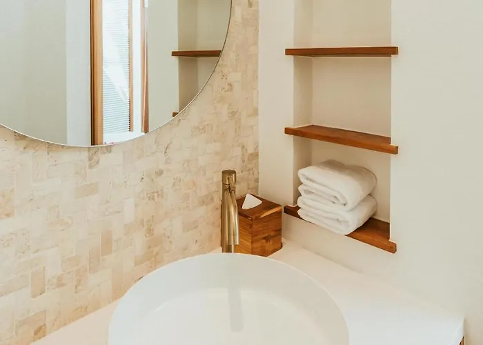Cozy In Pererenan - Skylight Bath & Walk To Villa *