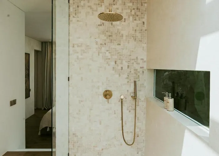 Cozy In Pererenan - Skylight Bath & Walk To Villa
