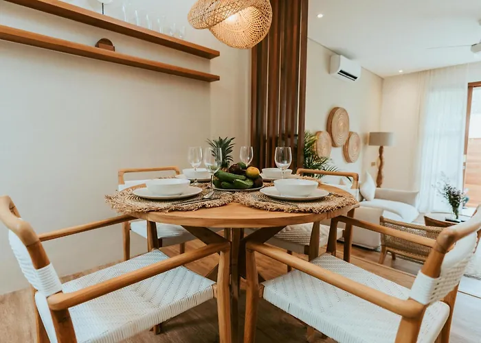 Cozy In Pererenan - Skylight Bath & Walk To Canggu (Bali)