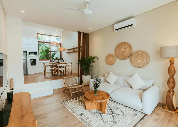 Cozy In Pererenan - Skylight Bath & Walk To Villa *