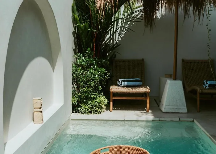 Cozy In Pererenan - Skylight Bath & Walk To Canggu (Bali)