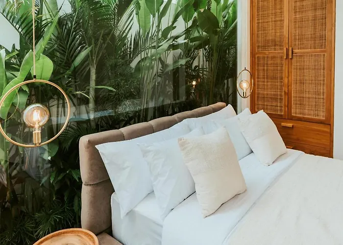 Villa Cozy In Pererenan - Skylight Bath & Walk To *
