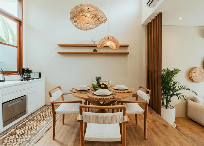 Villa Cozy In Pererenan - Skylight Bath & Walk To