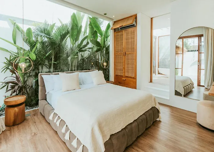 Villa Cozy In Pererenan - Skylight Bath & Walk To Canggu (Bali)