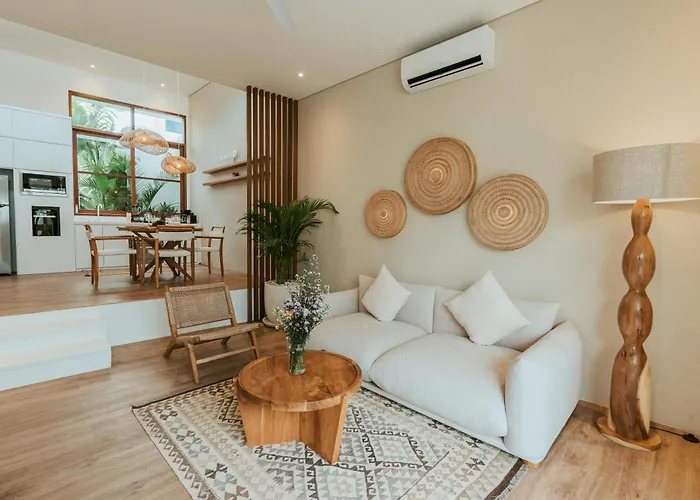 Cozy In Pererenan - Skylight Bath & Walk To Canggu (Bali)