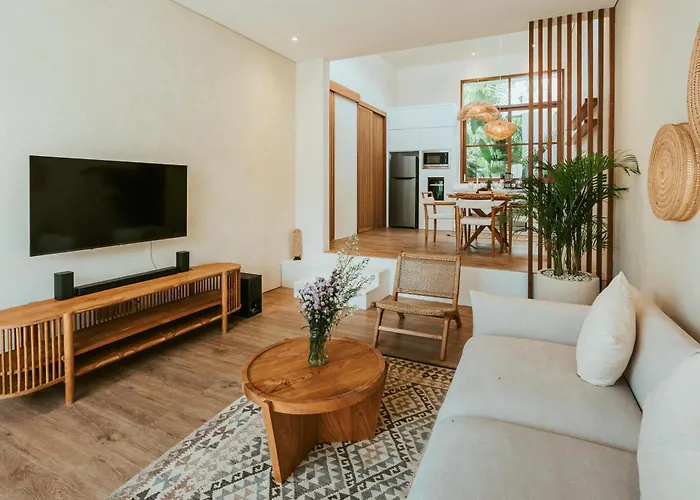 Cozy In Pererenan - Skylight Bath & Walk To Canggu (Bali)