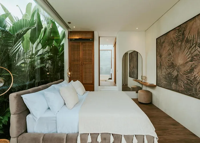 Villa Cozy In Pererenan - Skylight Bath & Walk To