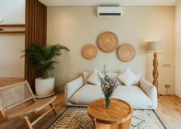Cozy In Pererenan - Skylight Bath & Walk To