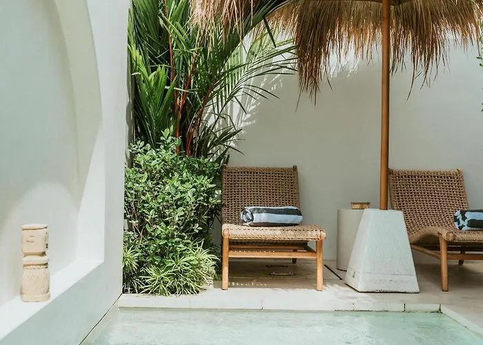 Cozy In Pererenan - Skylight Bath & Walk To