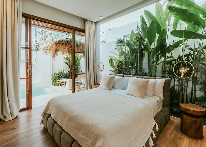 Villa Cozy In Pererenan - Skylight Bath & Walk To *
